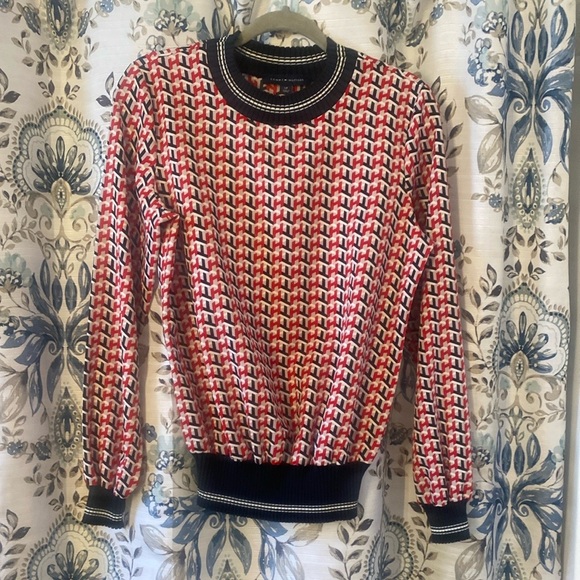 Tommy Hilfiger Red and Navy houndstooth Patterned top. Small, long sleeve,ribbed - Picture 1 of 8